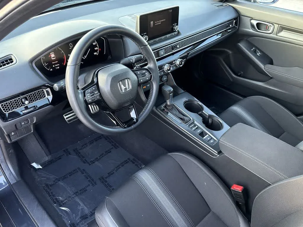 2025 Honda Civic Sport photo 13