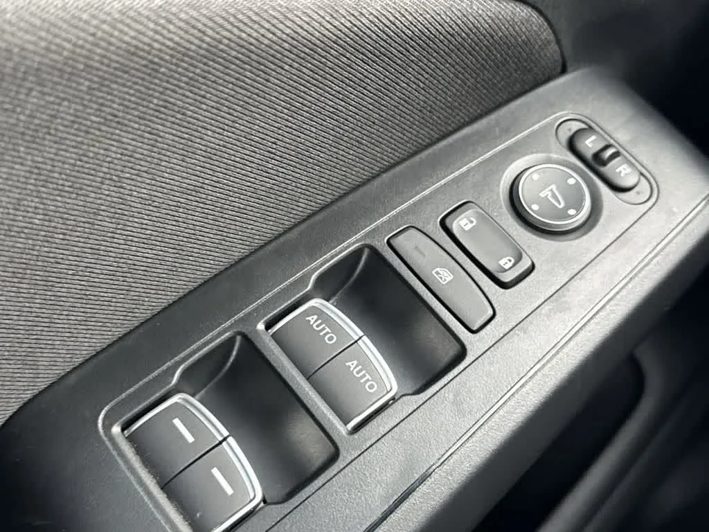 2025 Honda Civic Sport photo 17