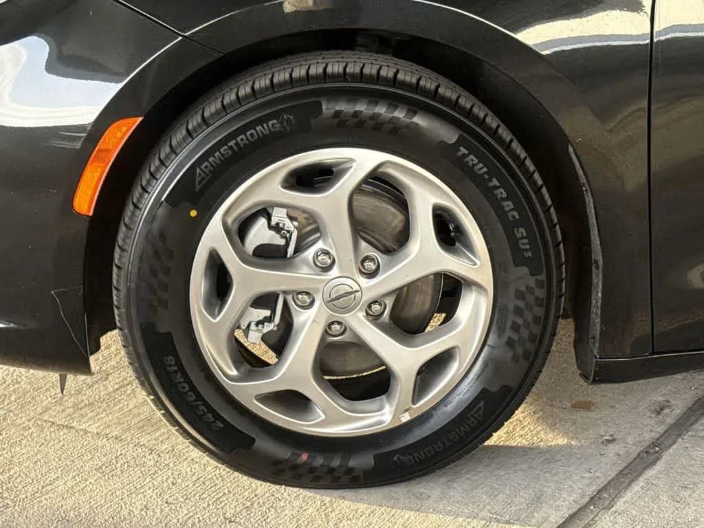 2023 Chrysler Pacifica Limited photo 11