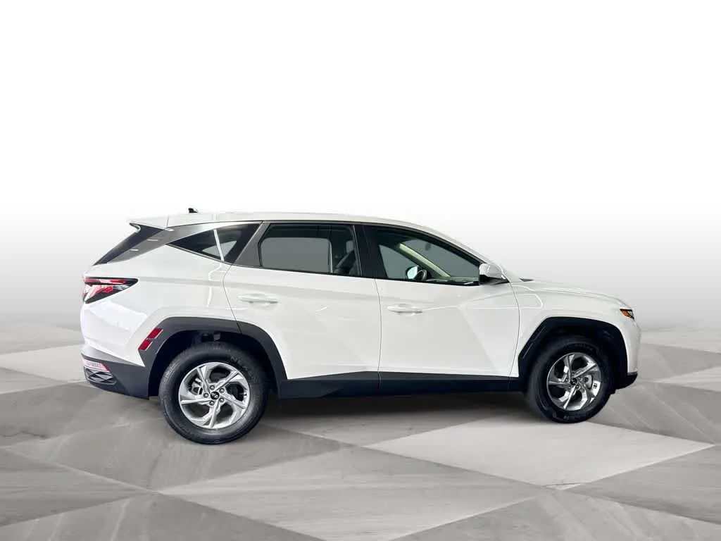 2024 Hyundai Tucson SE photo 9