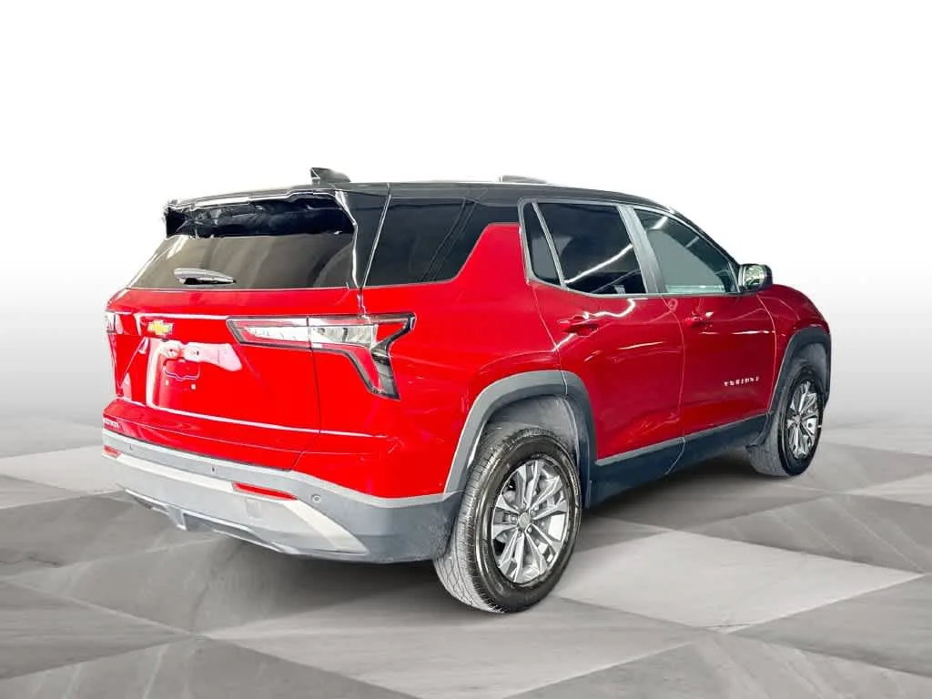 2025 Chevrolet Equinox FWD LT photo 8