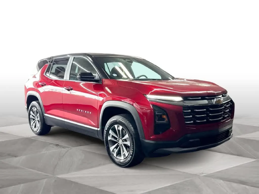 2025 Chevrolet Equinox FWD LT photo 2