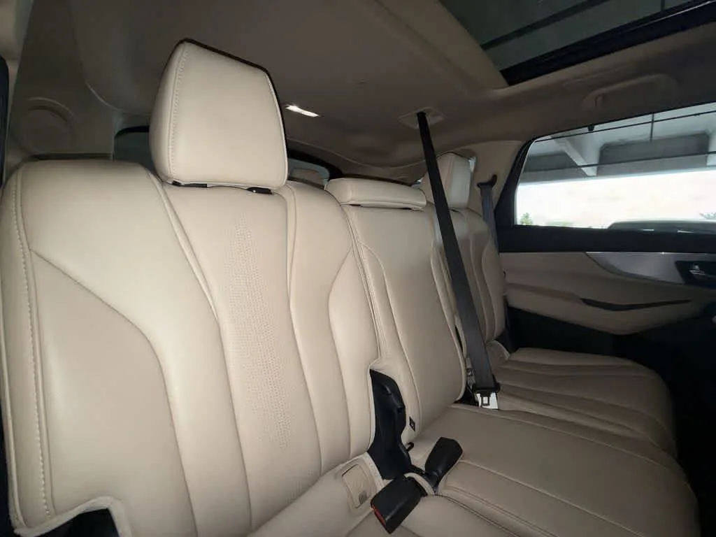 2025 Acura MDX w/Technology Package photo 26