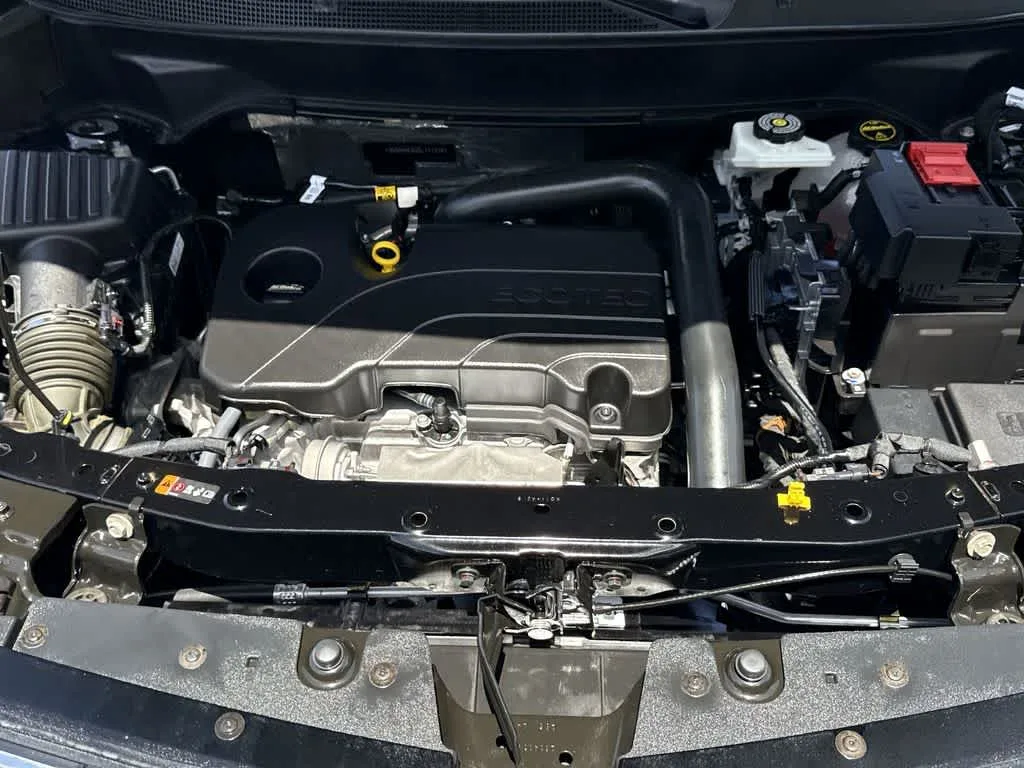 2025 Chevrolet Equinox FWD LT photo 12