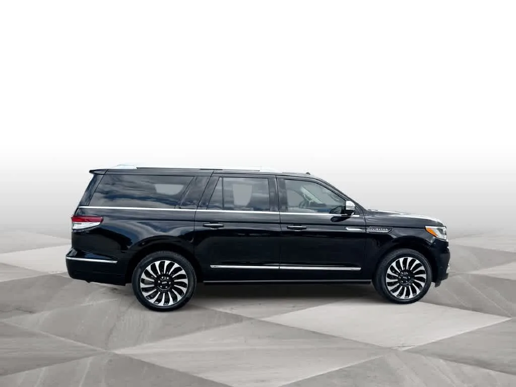 2023 Lincoln Navigator L Black Label photo 9