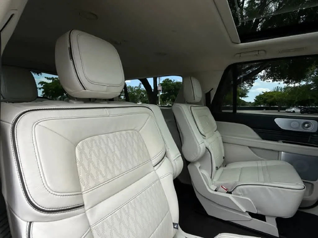 2023 Lincoln Navigator L Black Label photo 26