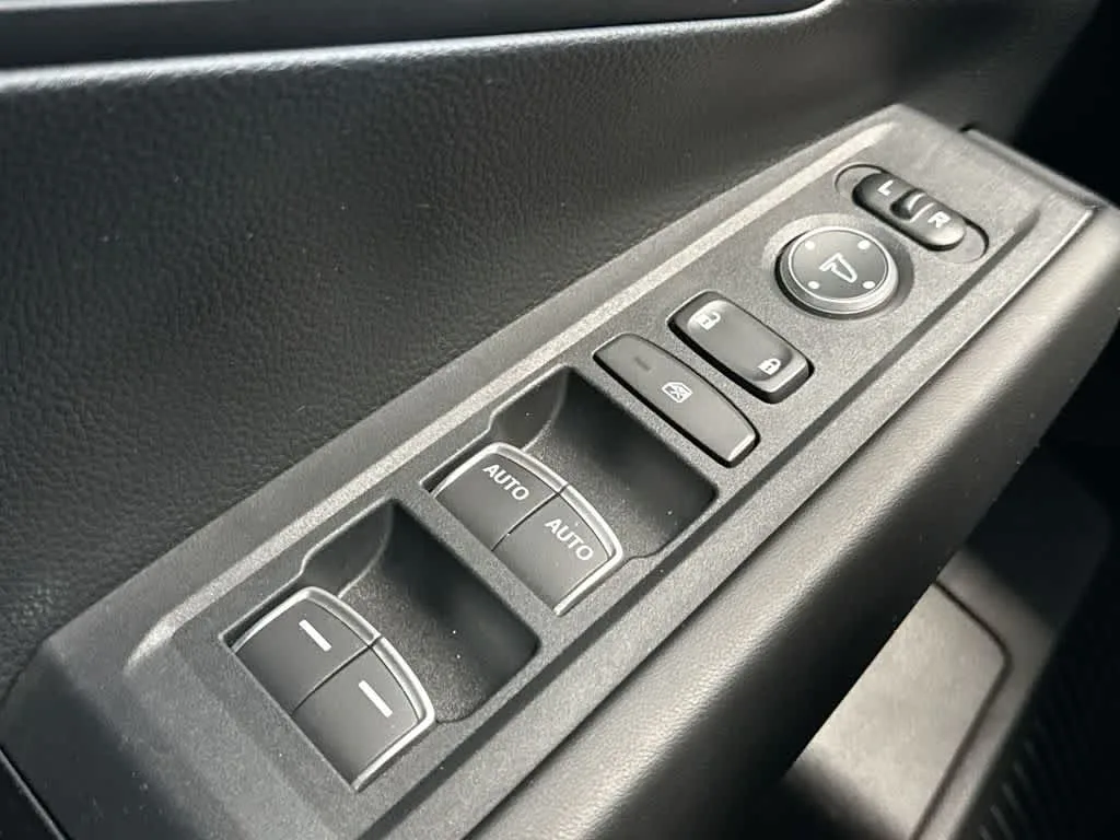 2025 Honda Accord LX photo 21