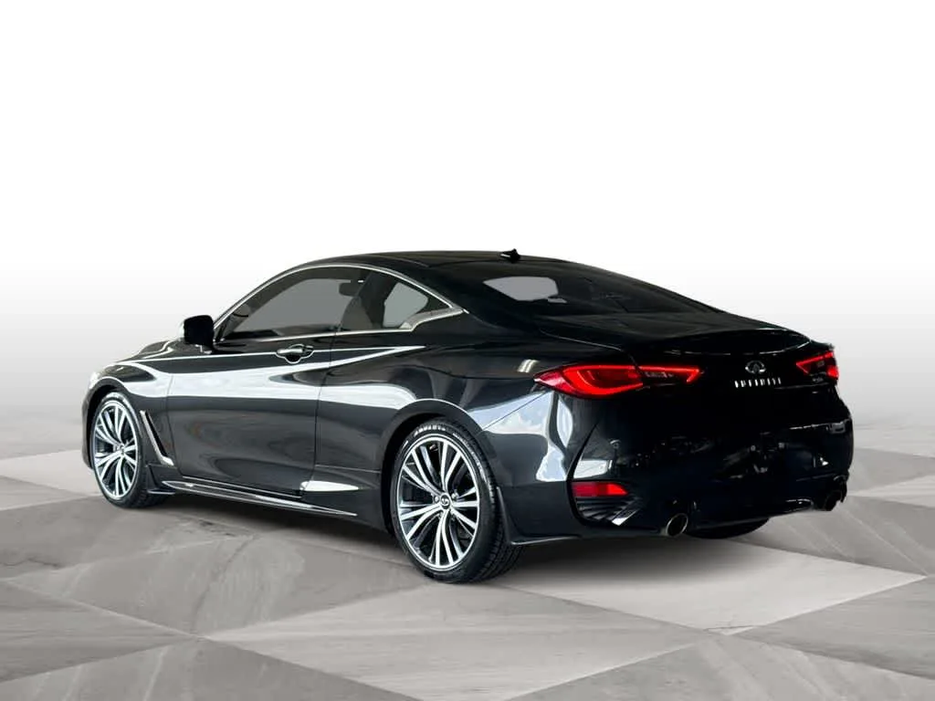 2022 INFINITI Q60 LUXE photo 6