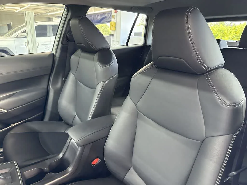 2026 Toyota Corolla Cross XLE photo 14