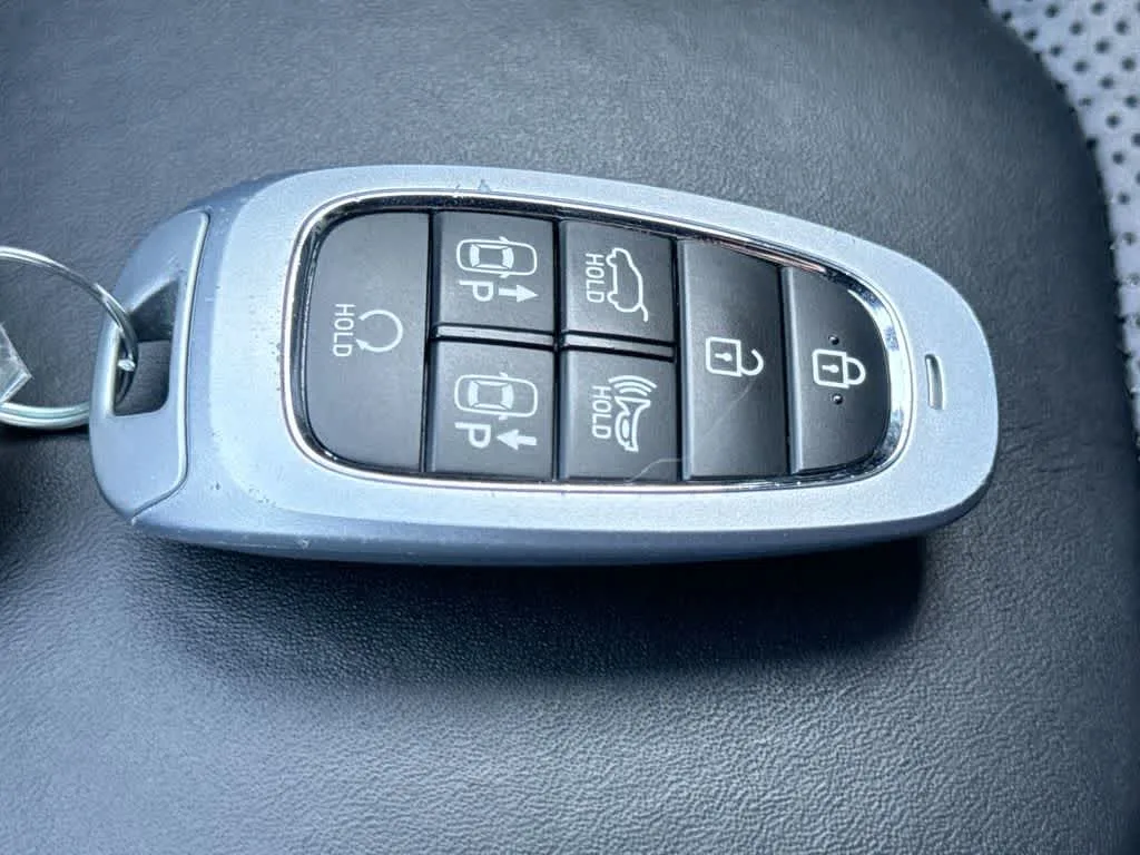 2023 Hyundai Santa Fe Calligraphy photo 28