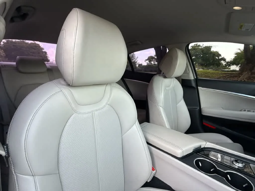 2019 Genesis G70 2.0T Advanced photo 27