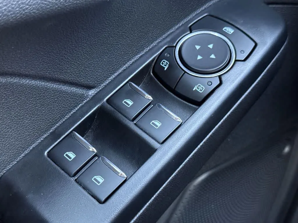 2025 Ford Escape ST-Line photo 21