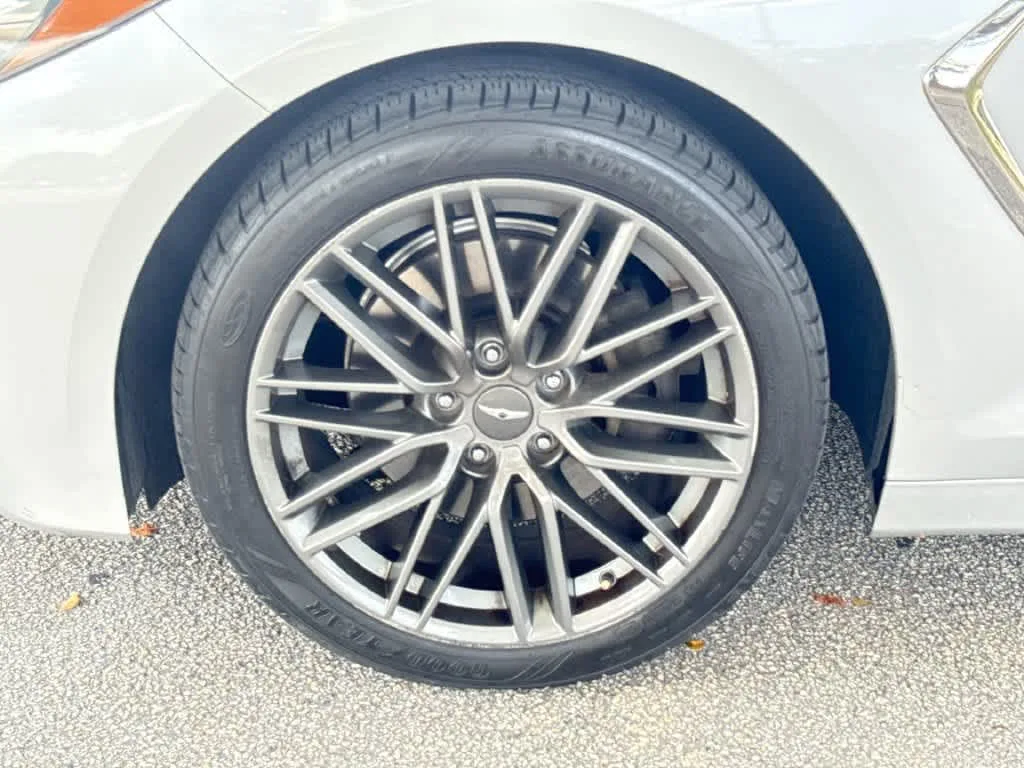 2019 Genesis G70 2.0T Advanced photo 11
