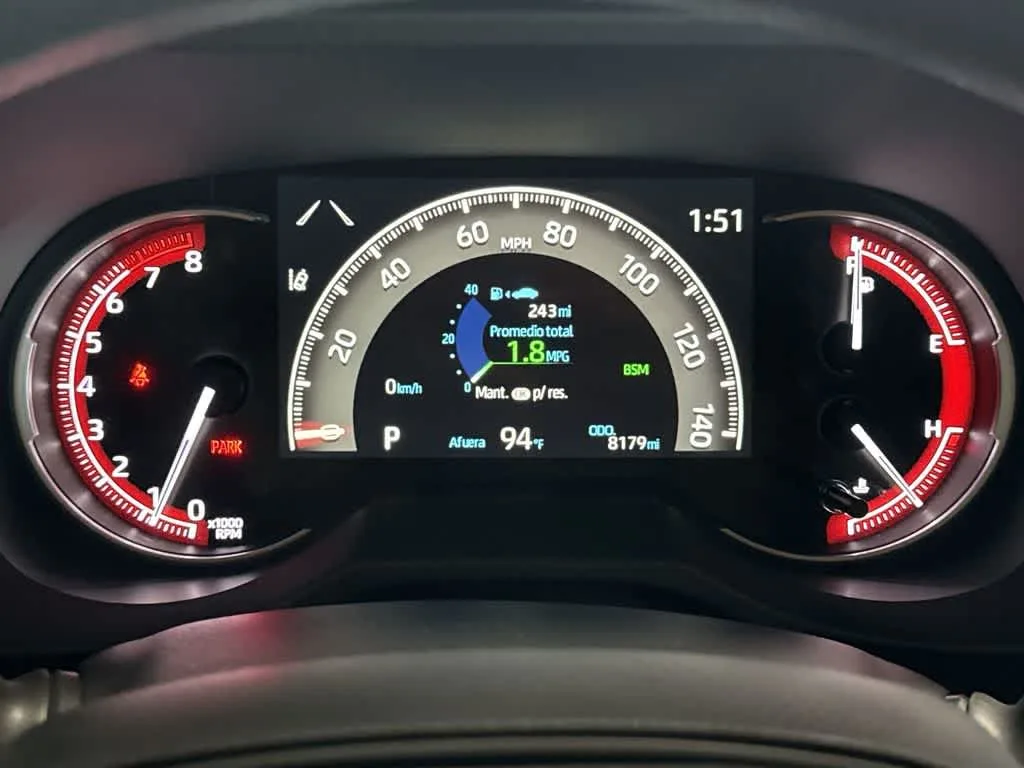 2025 Toyota RAV4 XLE photo 16