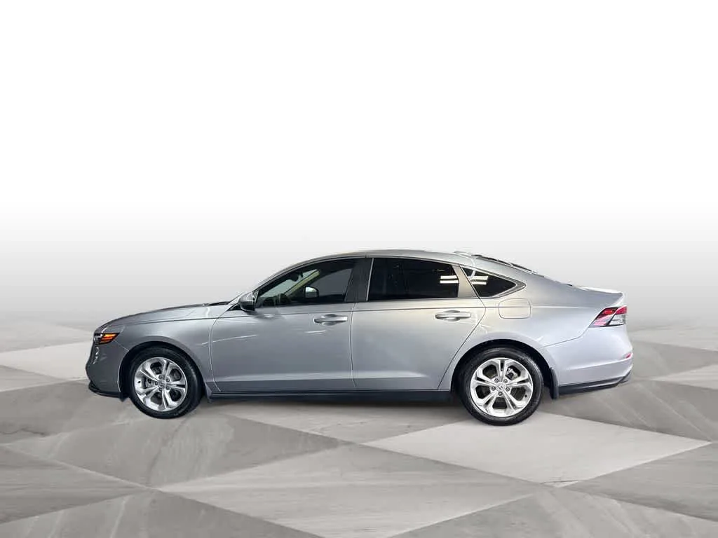 2025 Honda Accord LX photo 5