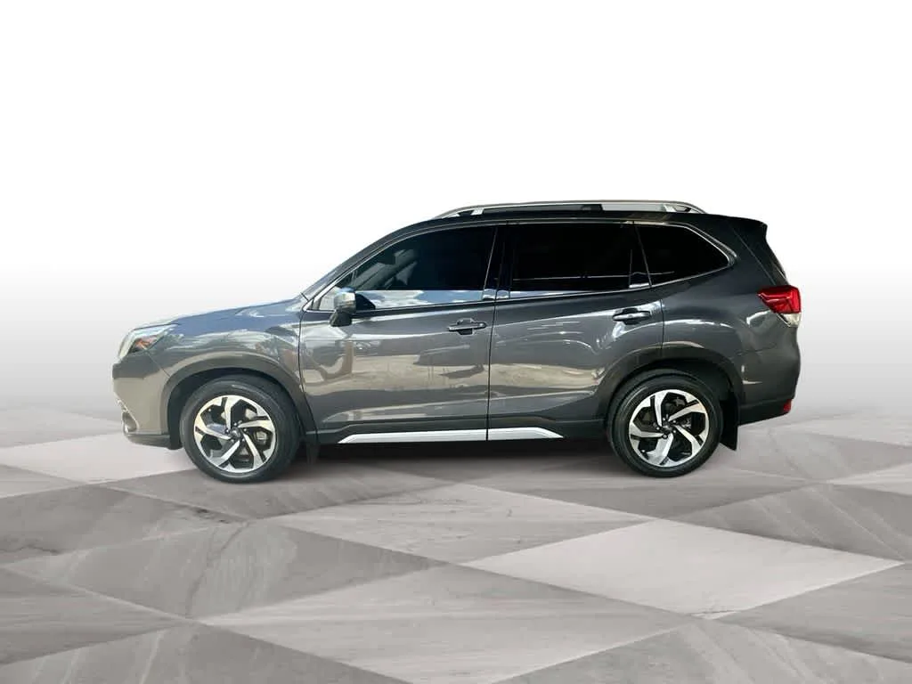 2024 Subaru Forester Touring photo 5