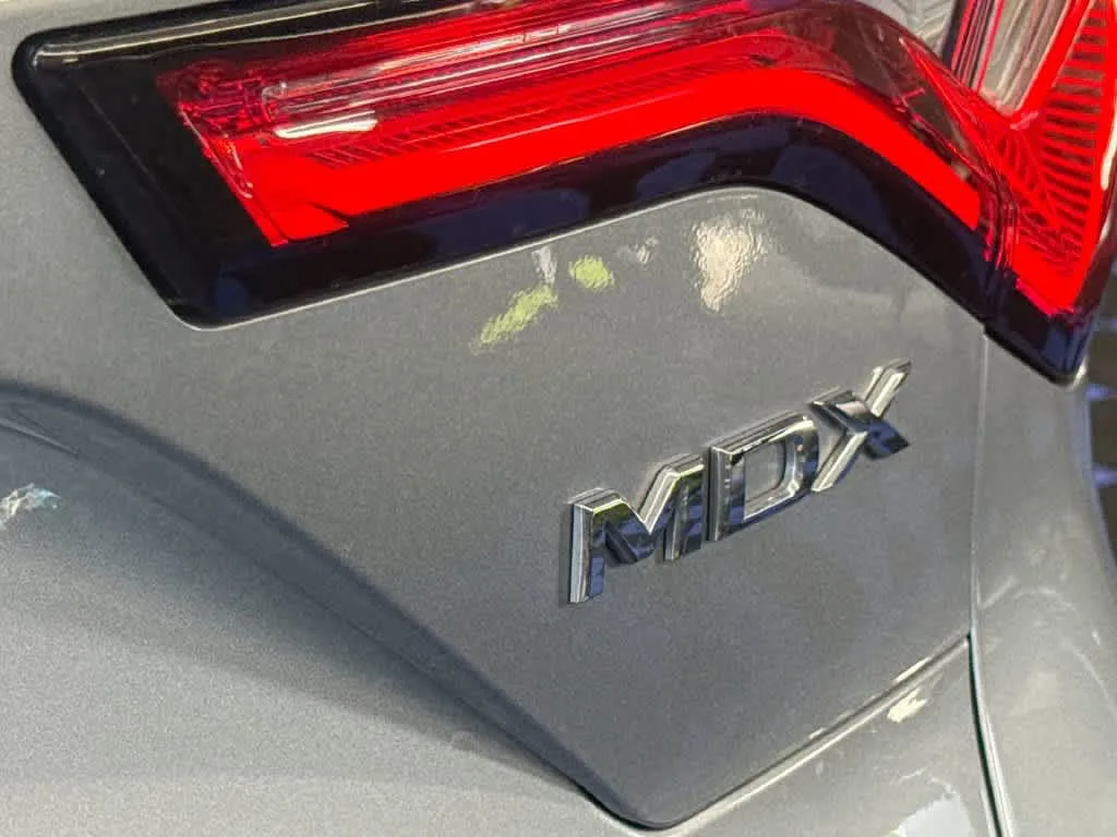 2024 Acura MDX FWD photo 11