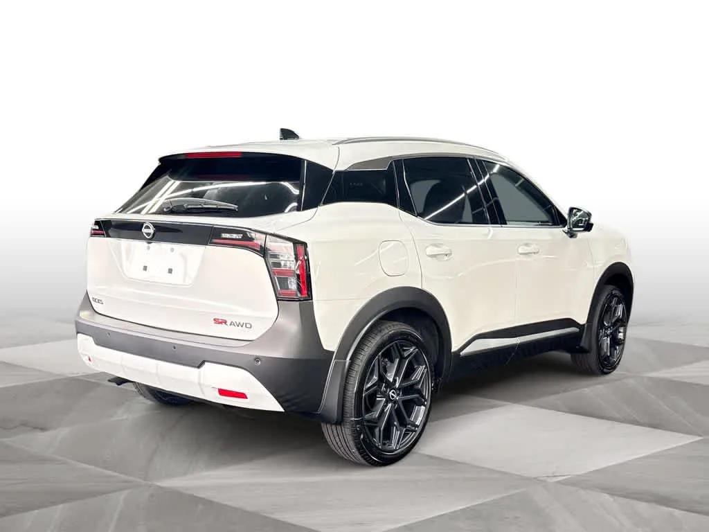 2026 Nissan Kicks SR photo 8