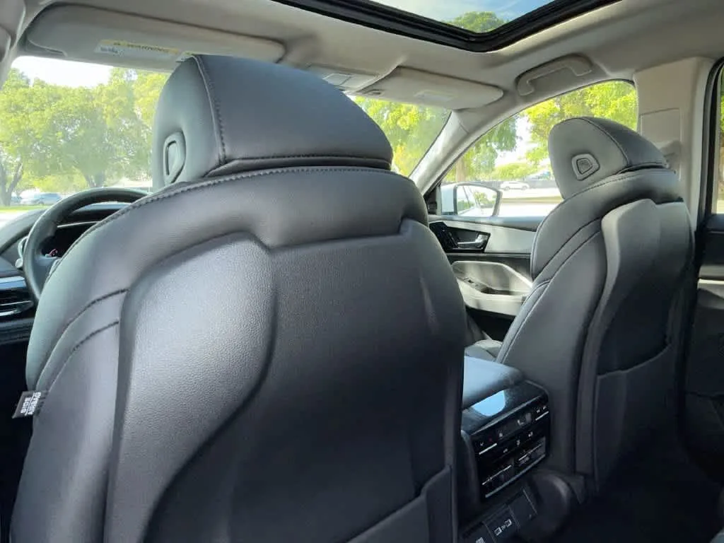 2024 Acura MDX FWD photo 23