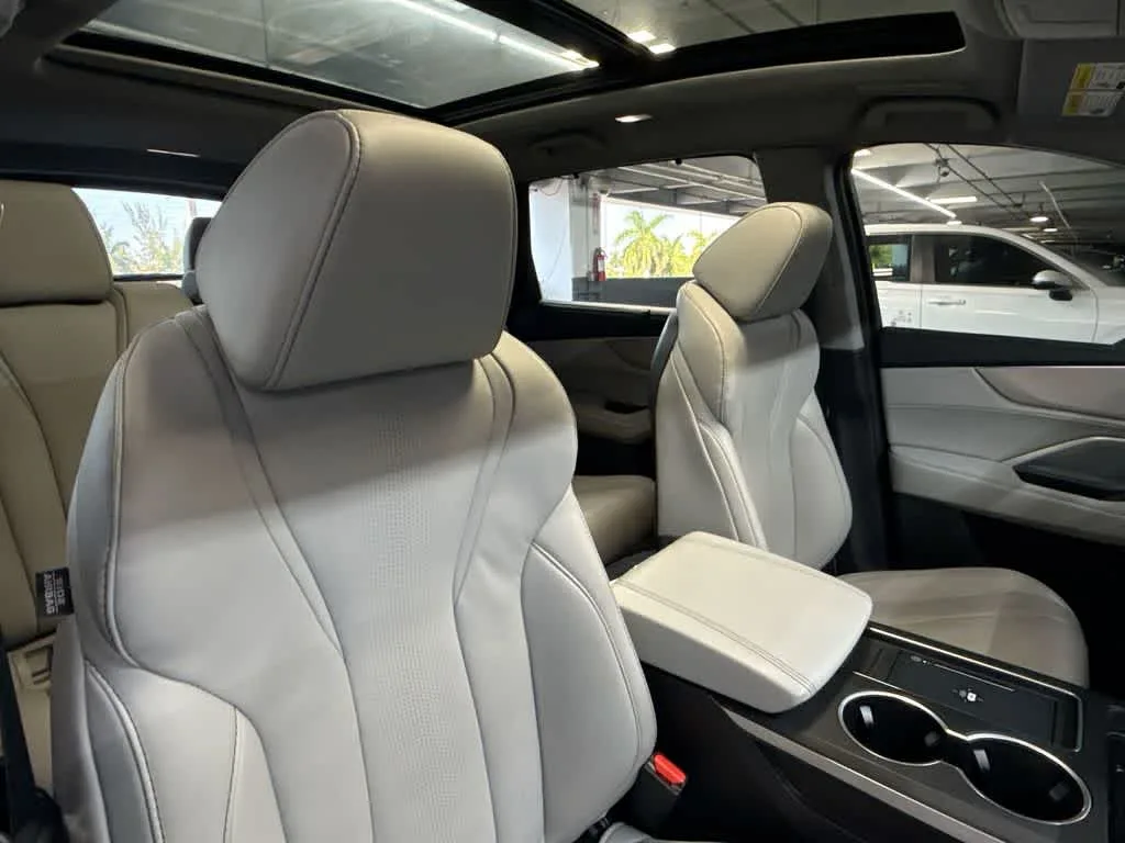 2025 Acura MDX w/Technology Package photo 27