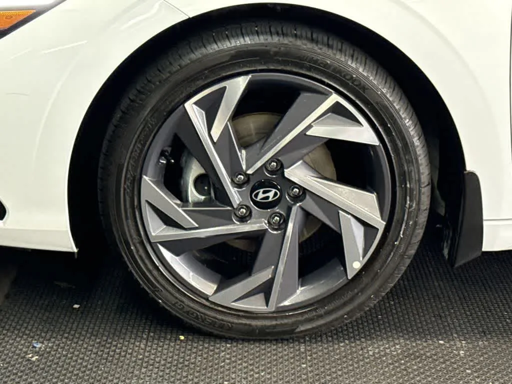2026 Hyundai Elantra Limited photo 11