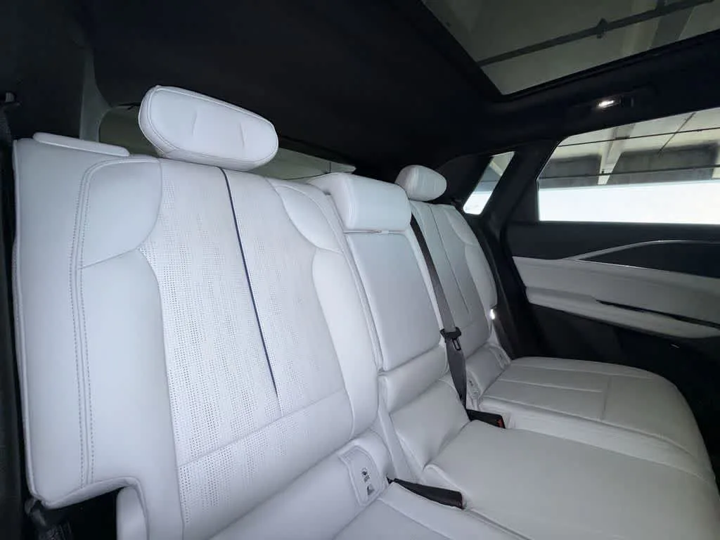 2024 Cadillac LYRIQ Luxury photo 26