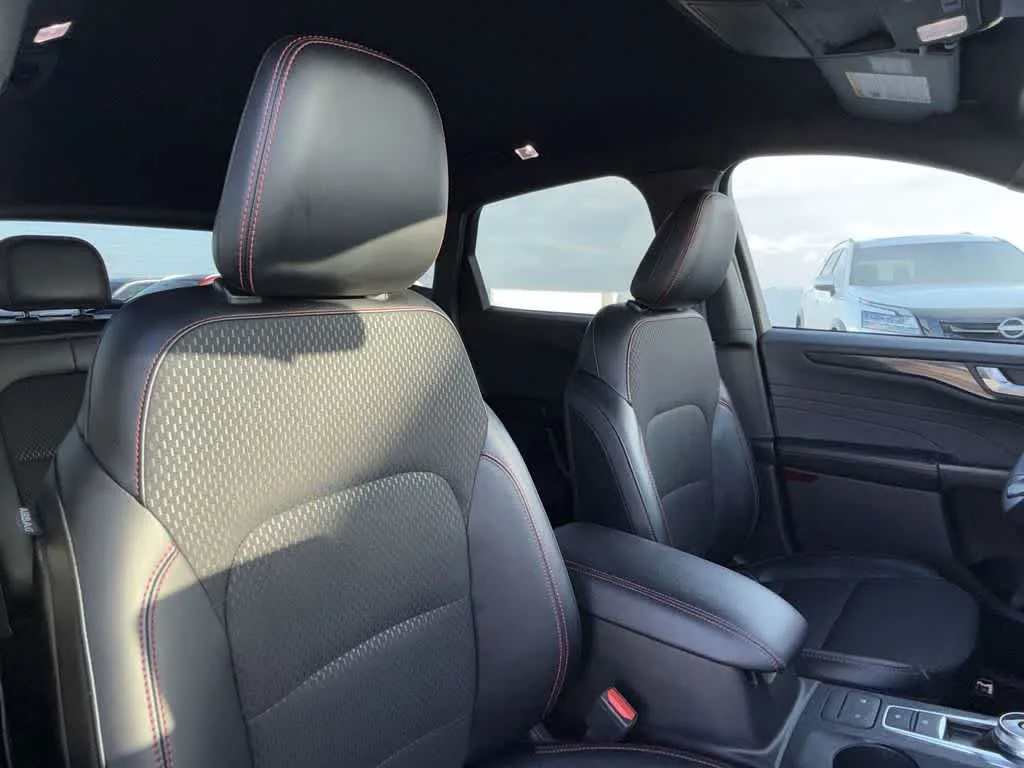 2025 Ford Escape ST-Line photo 27