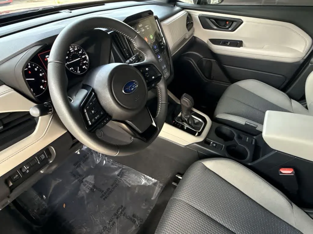 2025 Subaru Forester Premium photo 13
