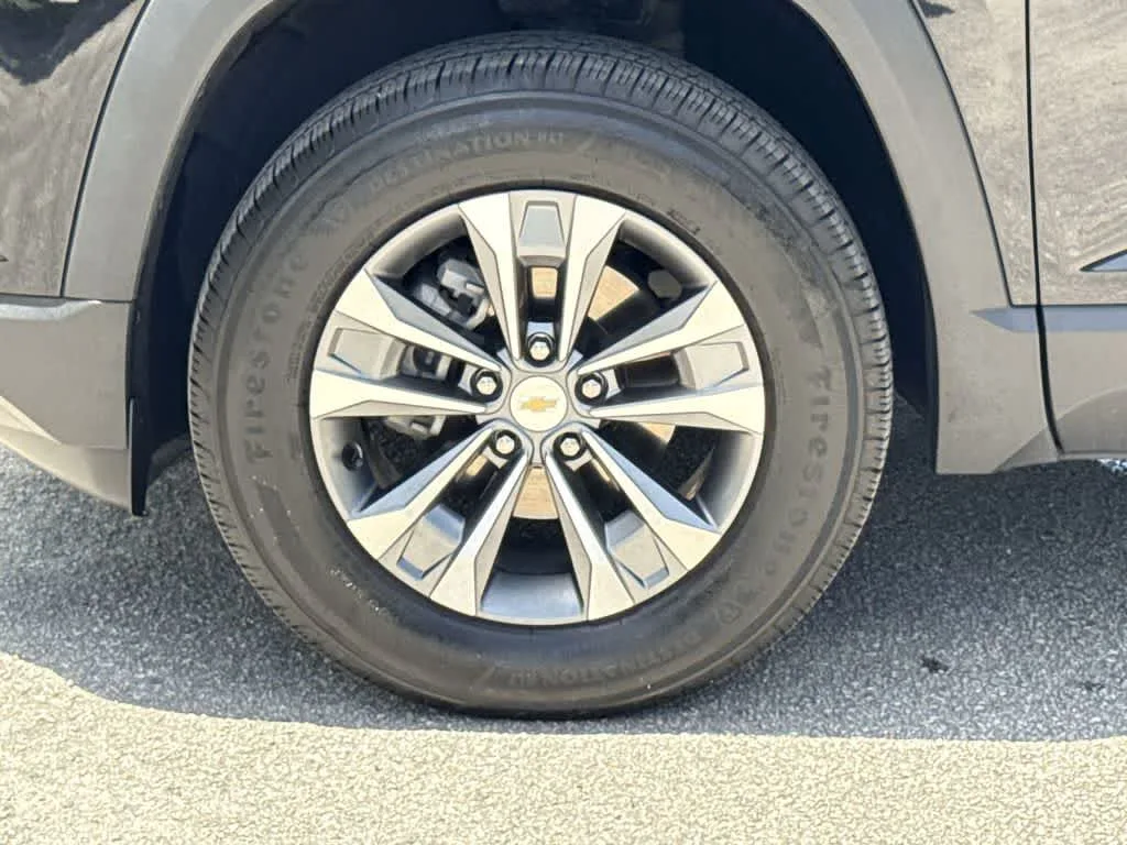 2025 Chevrolet Equinox FWD LT photo 11