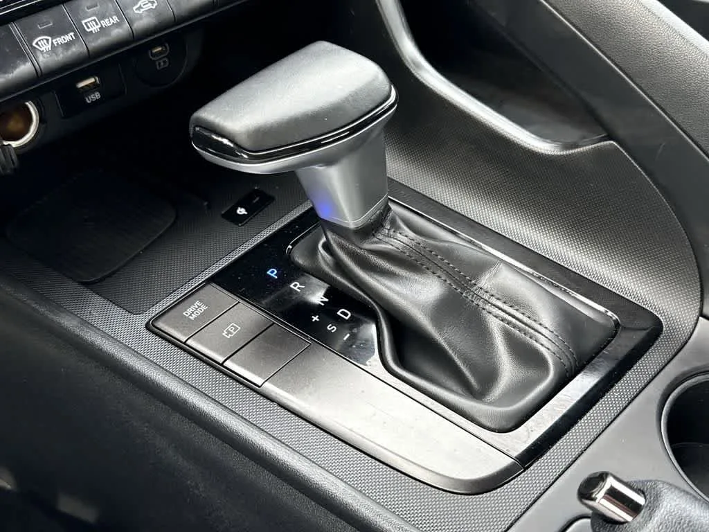 2025 Hyundai Elantra SEL Sport photo 21