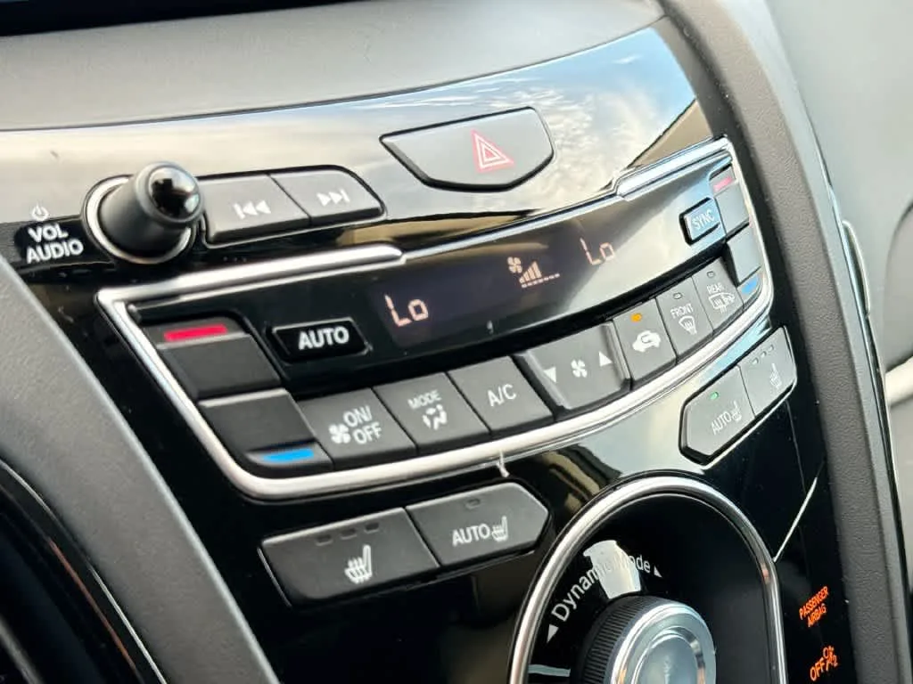 2025 Acura RDX w/Technology Package photo 19