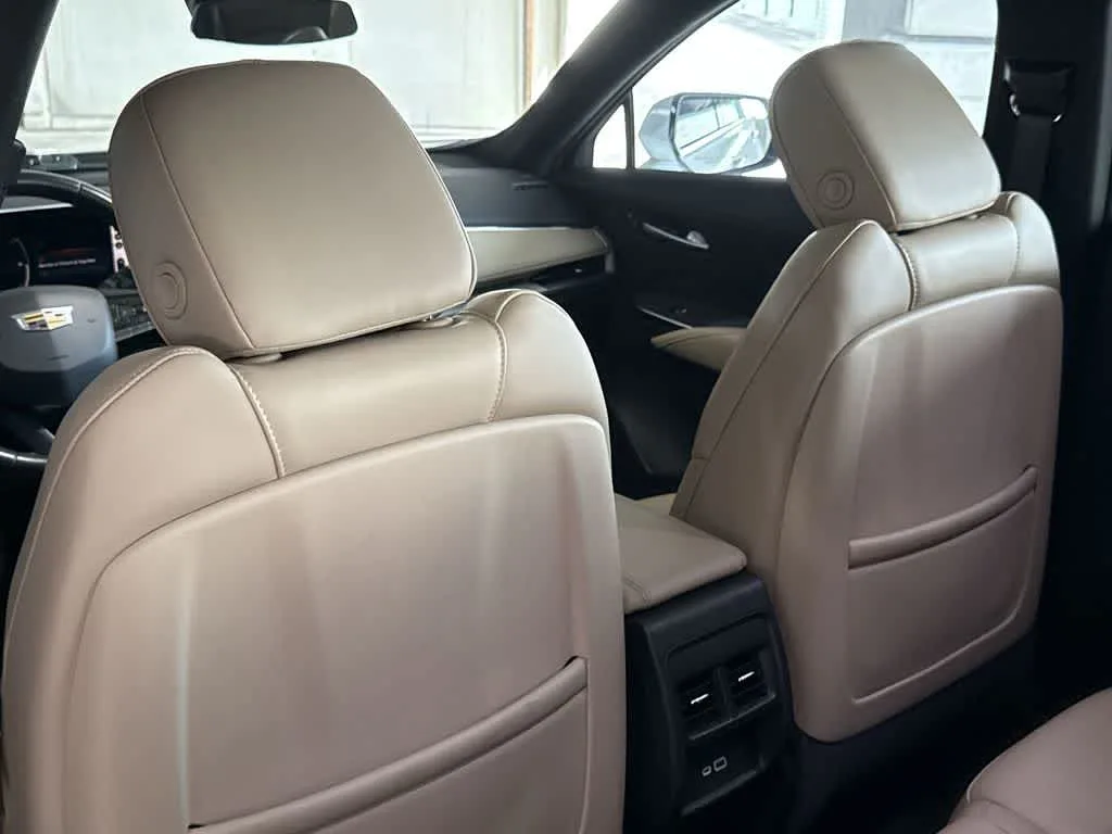 2024 Cadillac XT4 FWD Premium Luxury photo 23