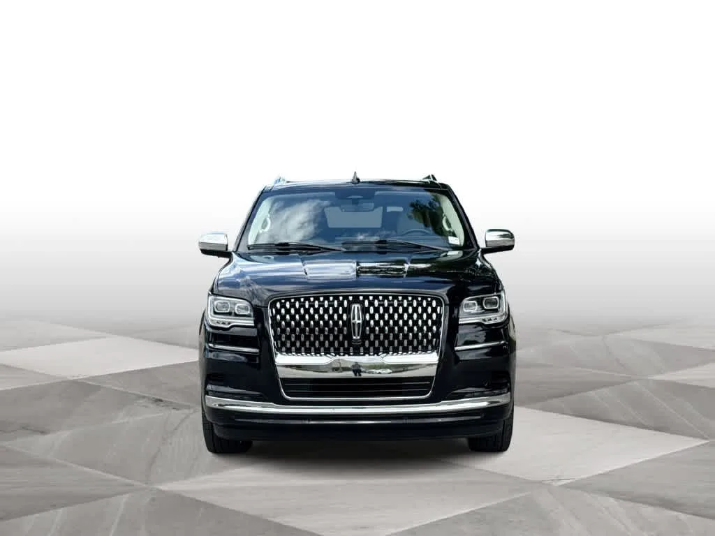 2023 Lincoln Navigator L Black Label photo 3