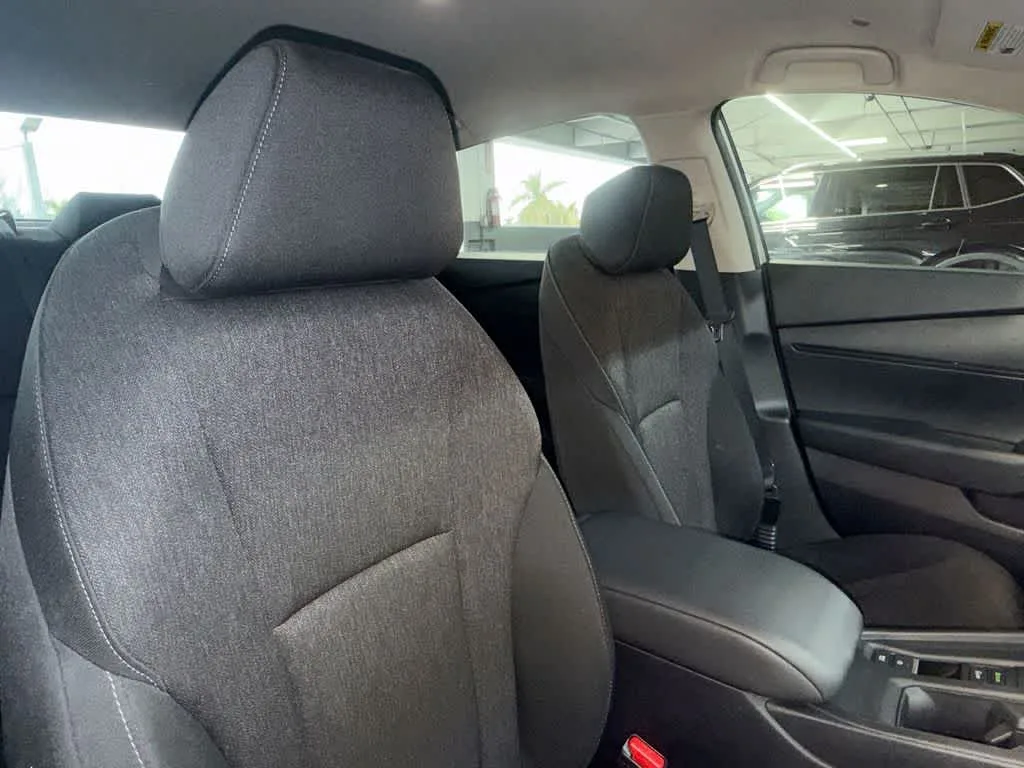 2025 Honda Accord LX photo 27