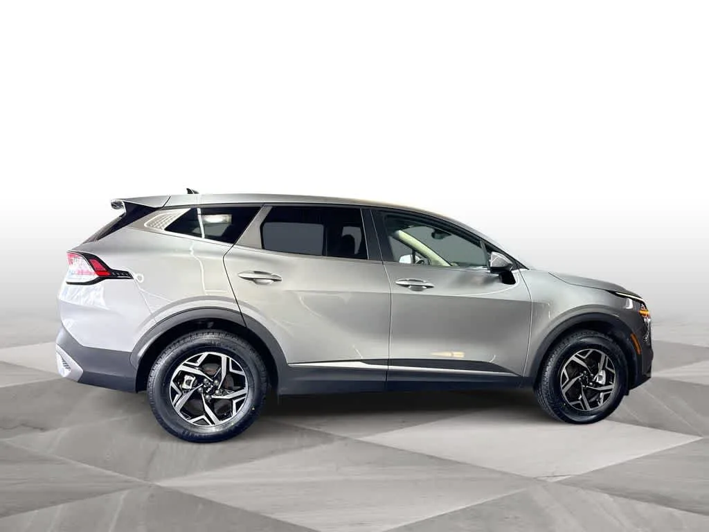 2024 Kia Sportage LX photo 9