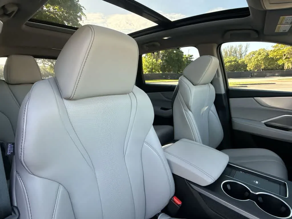 2025 Acura MDX w/Technology Package photo 27