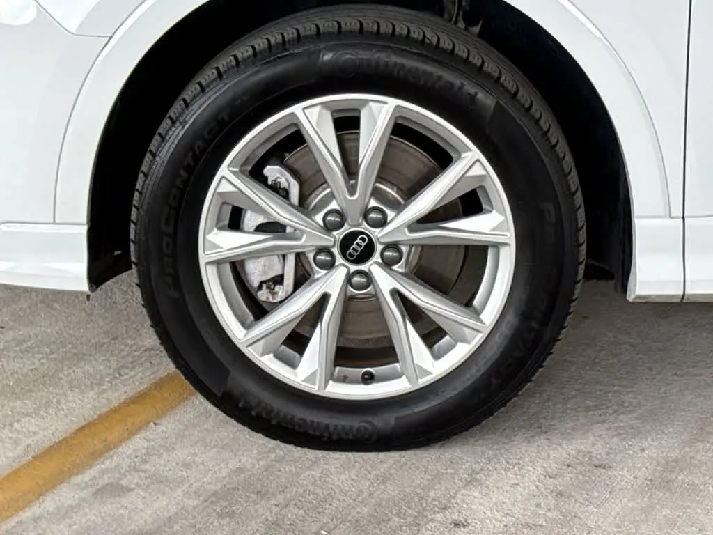 2025 Audi Q3 S line Premium photo 11