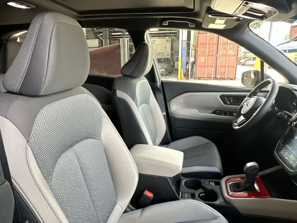 2025 Subaru Forester Premium photo 27