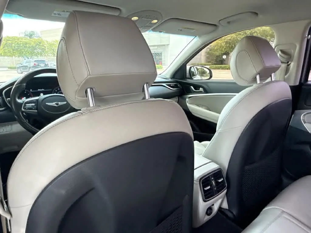 2019 Genesis G70 2.0T Advanced photo 23