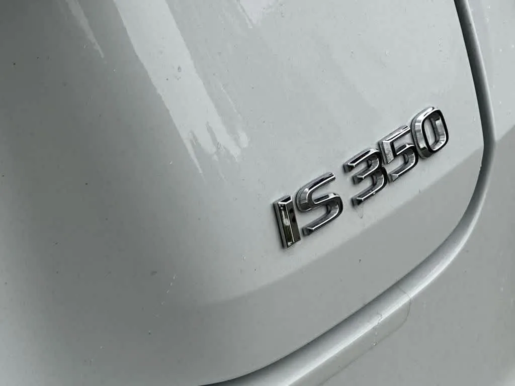 2025 Lexus IS 350 F SPORT photo 10