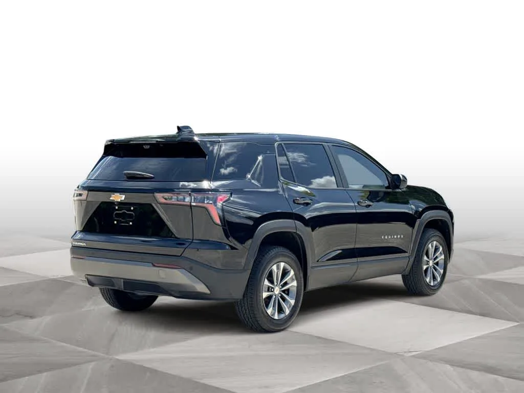 2025 Chevrolet Equinox FWD LT photo 8