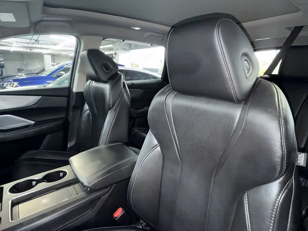 2025 Acura MDX w/Technology Package photo 14