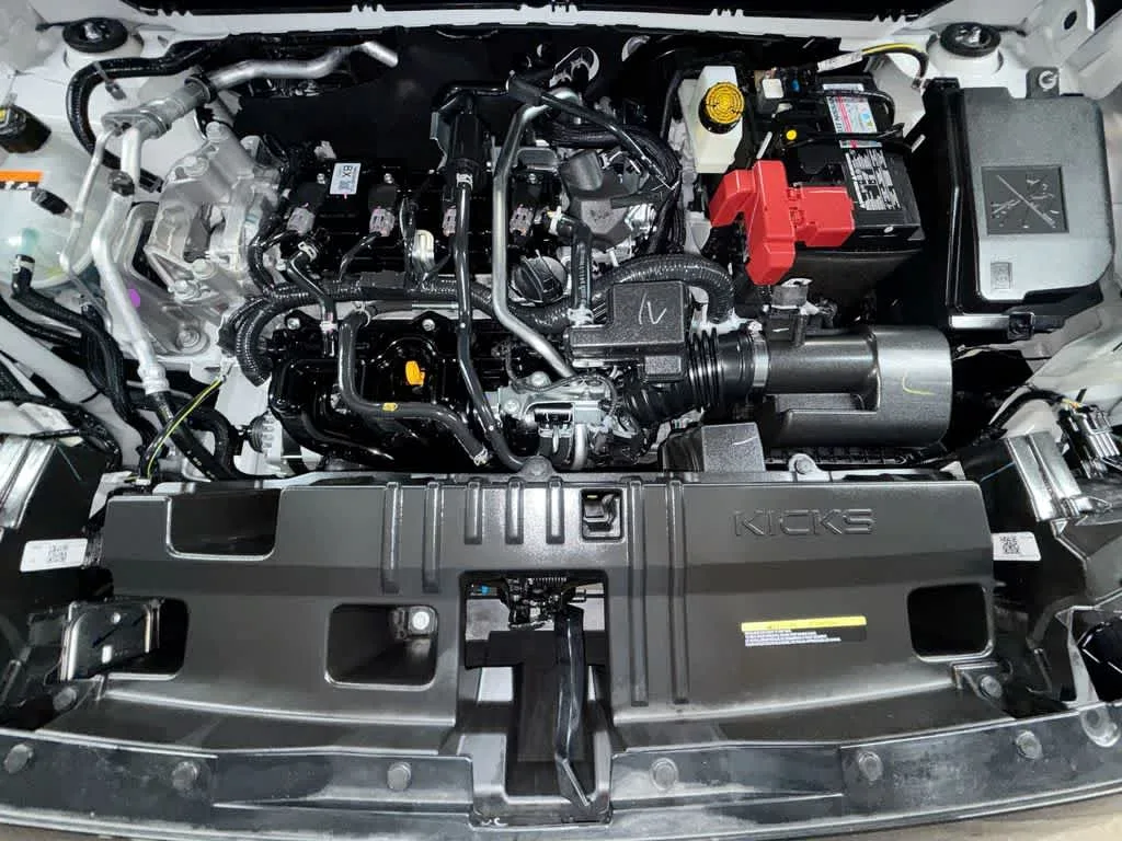 2026 Nissan Kicks SR photo 12