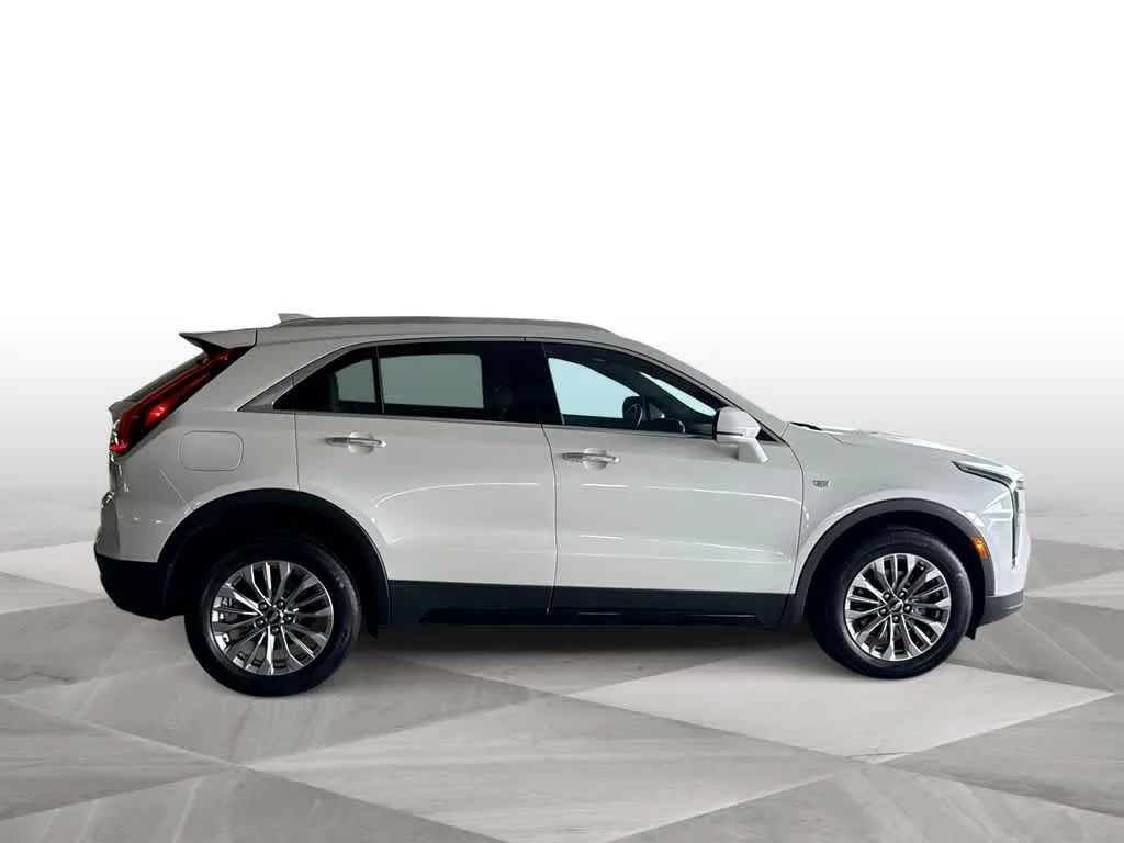 2024 Cadillac XT4 FWD Premium Luxury photo 9