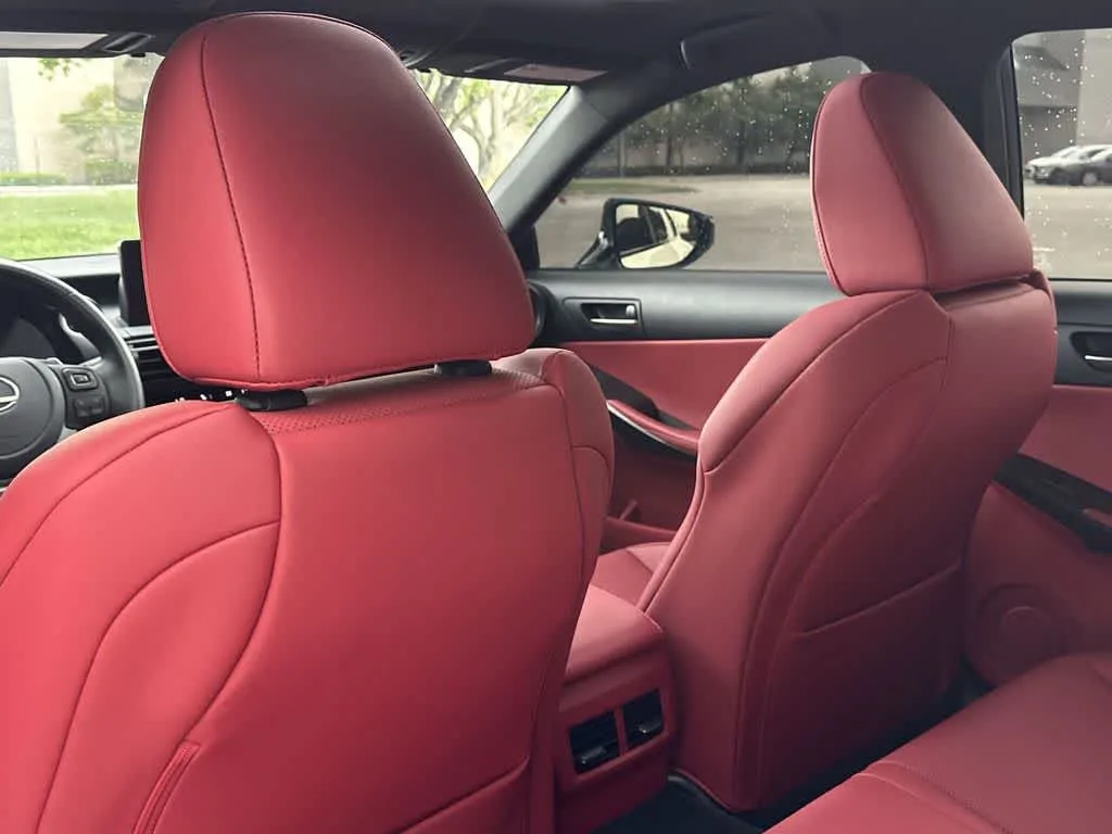 2025 Lexus IS 350 F SPORT photo 23