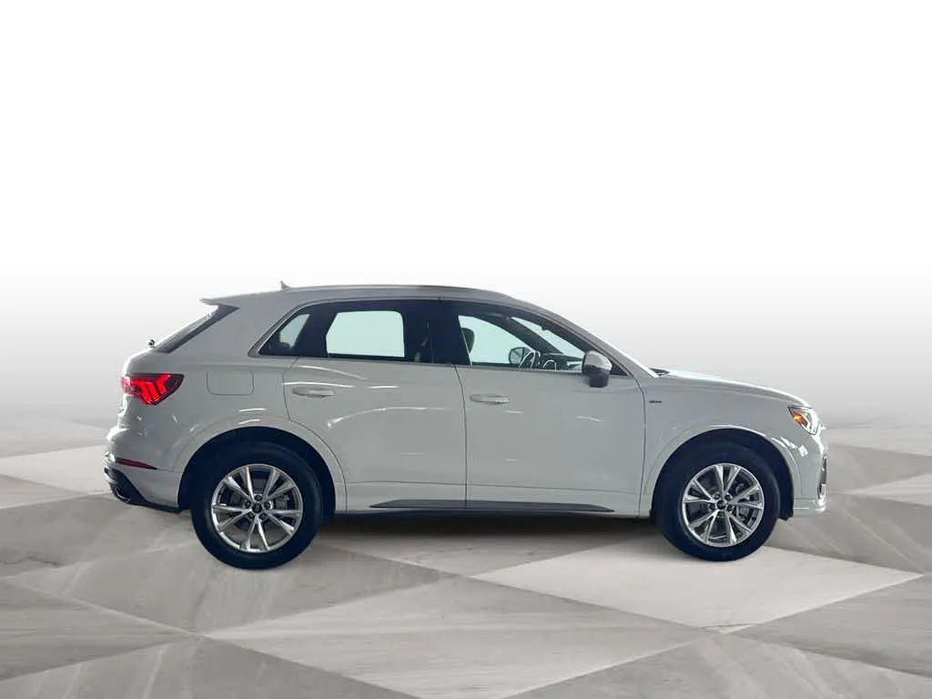 2025 Audi Q3 S line Premium photo 9