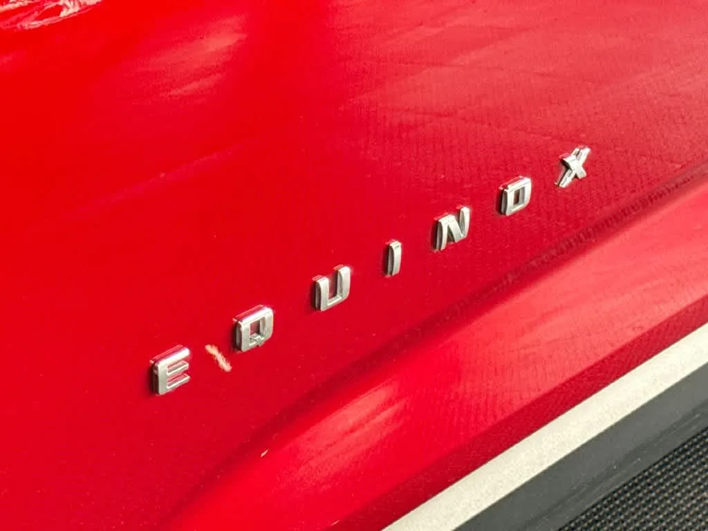 2025 Chevrolet Equinox FWD LT photo 10