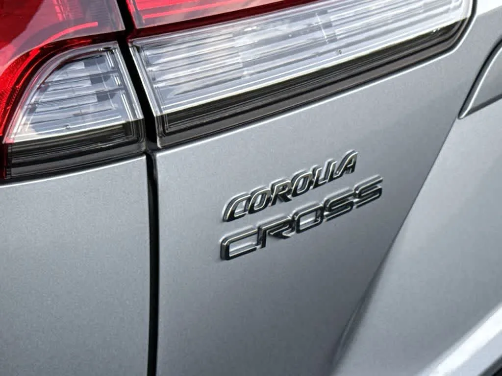 2026 Toyota Corolla Cross XLE photo 10