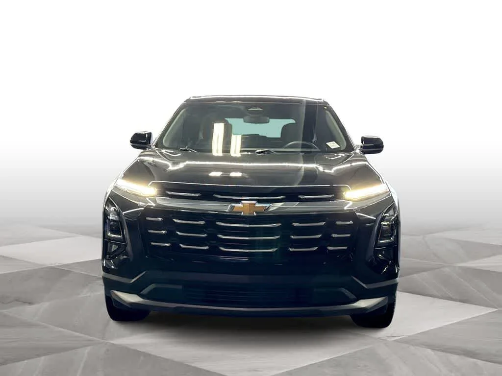 2026 Chevrolet Equinox FWD LT photo 3