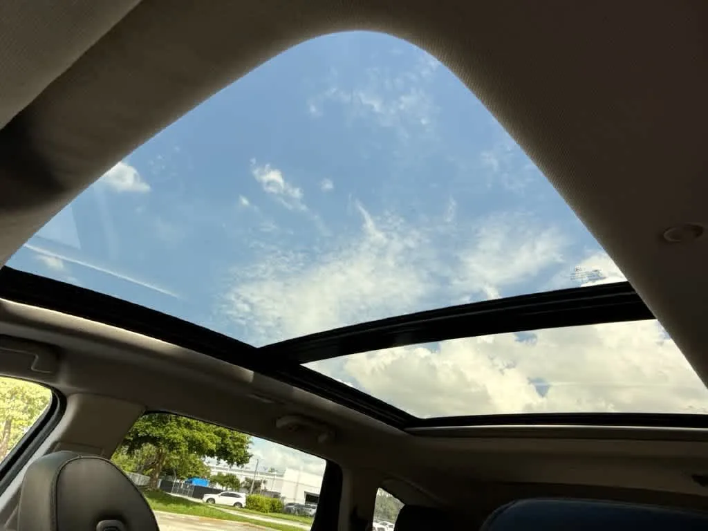 2024 Acura MDX FWD photo 21